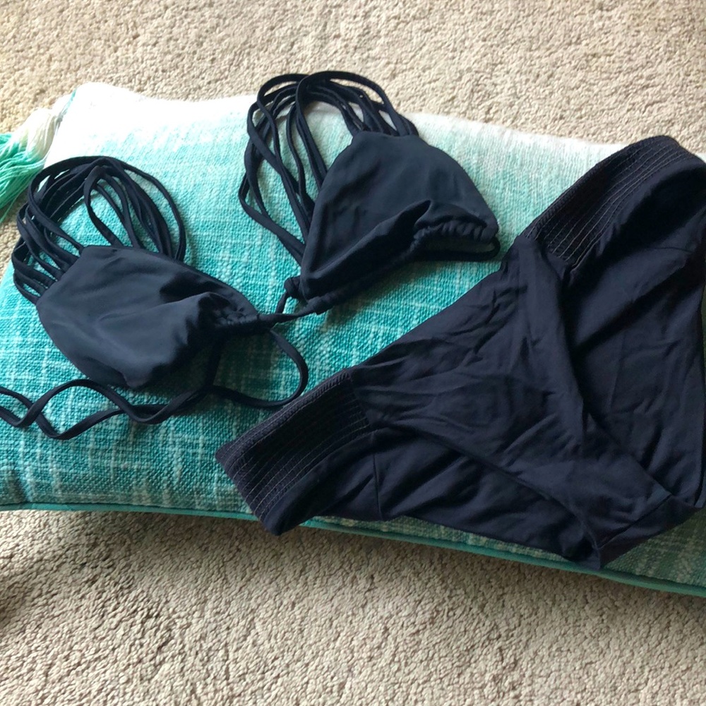 EUC L*Space Strappy String bikini cheeky Smock Black